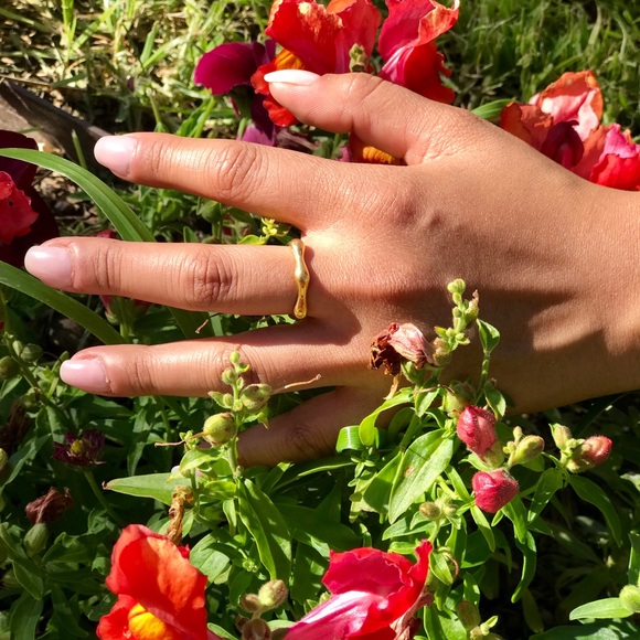 18k Cute Ripple Handmade Gold Ring Tarnish Free - Picture 6 of 6